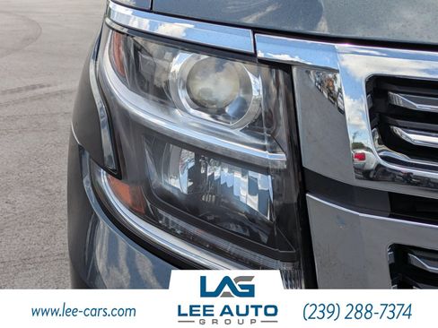 Used 2020 Chevrolet Suburban Premier AWD/4WD image 8