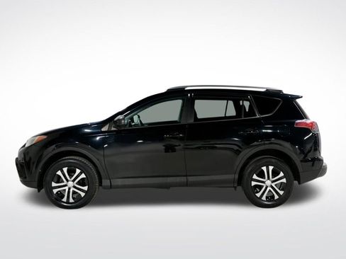 Used 2017 Toyota RAV4 LE image 5