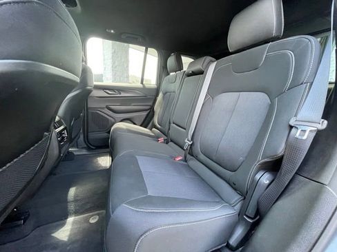 Used 2025 Jeep Grand Cherokee Laredo X AWD/4WD image 25