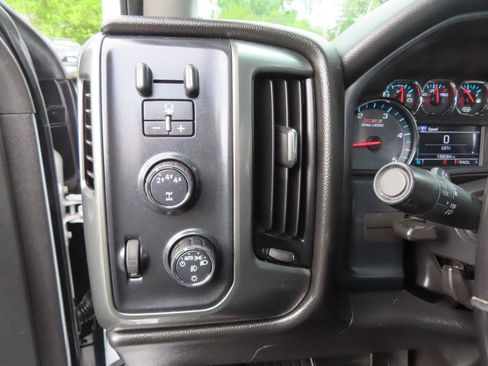 Used 2018 Chevrolet Silverado 2500 LT w/ LT Convenience Package AWD/4WD image 32
