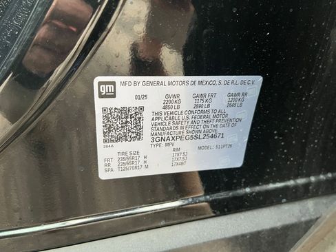 Used 2025 Chevrolet Equinox LT image 23