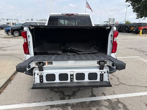 Used 2023 Chevrolet Silverado 1500 ZR2 w/ Technology Package AWD/4WD image 19