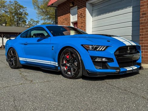 Used 2022 Ford Mustang Shelby GT500 w/ Carbon Fiber Track Pack image 27