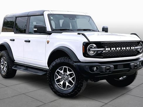 Used 2025 Ford Bronco Badlands AWD/4WD image 3