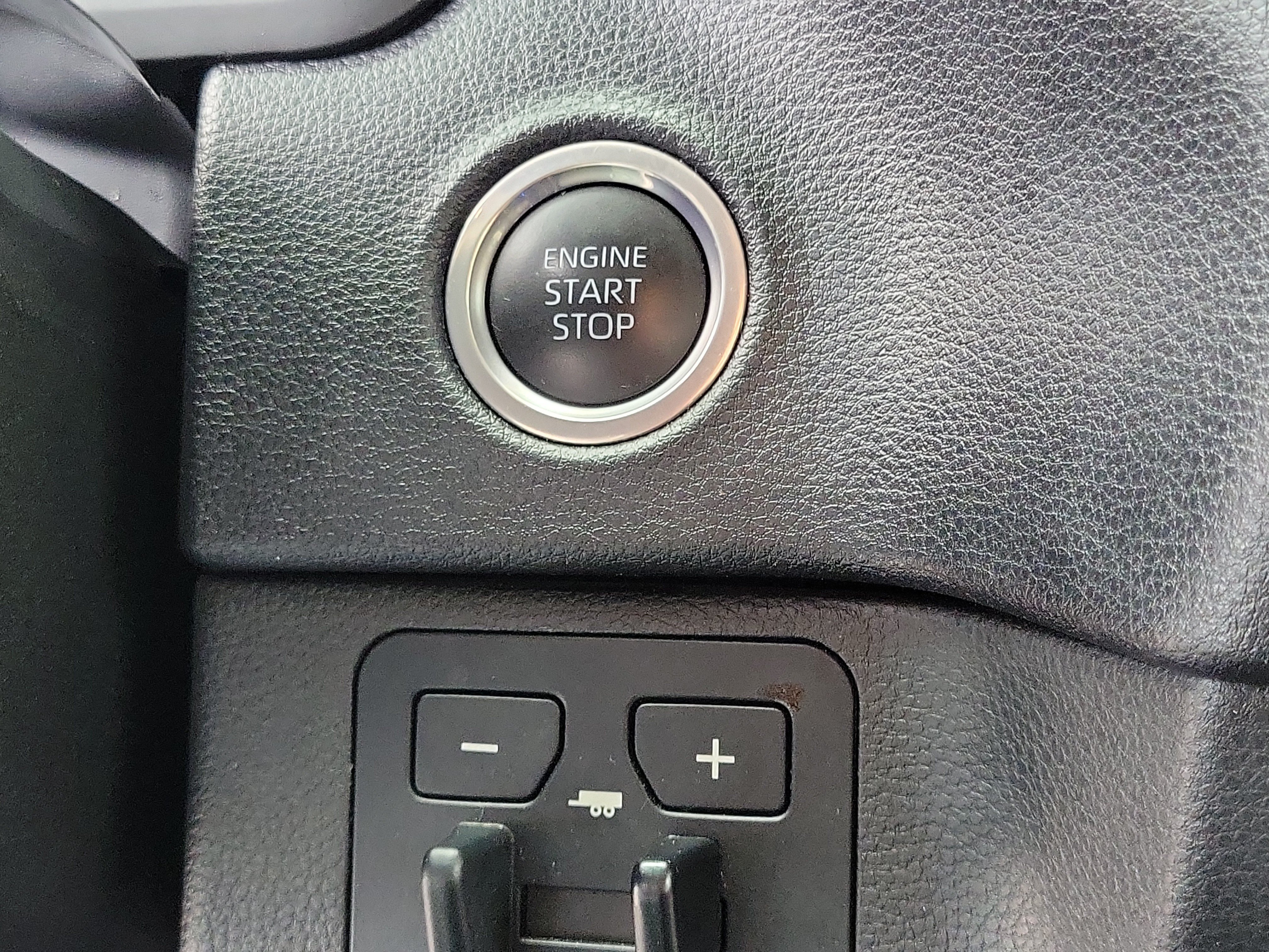 Used 2023 Toyota Tundra SR5 w/ SR5 Convenience Package AWD/4WD image 28