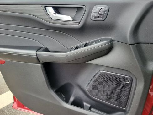 Used 2023 Ford Escape Platinum AWD/4WD image 21