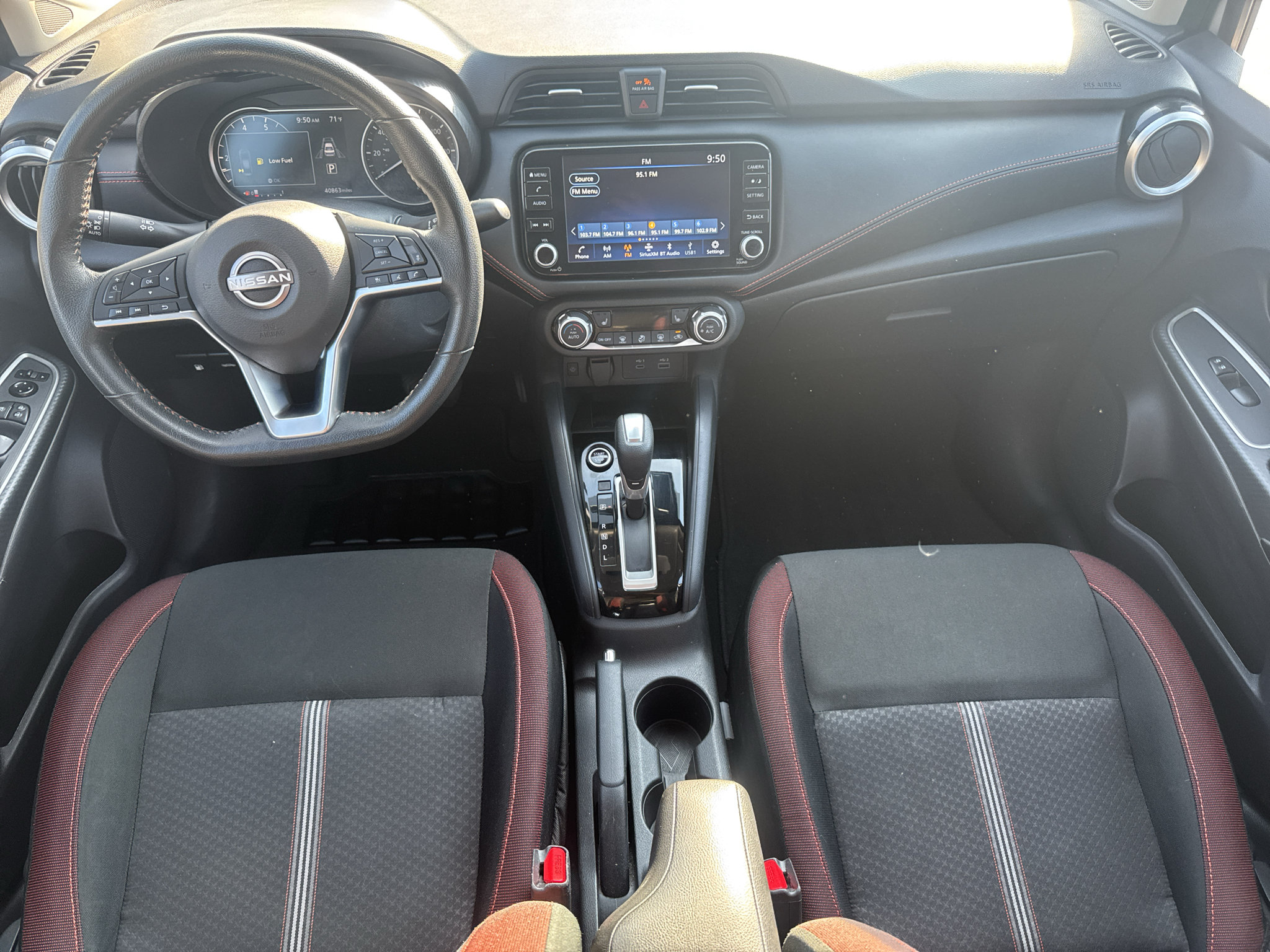 Used 2025 Nissan Versa SR FWD image 10
