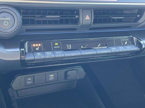 New 2026 Toyota Prius FWD image 12