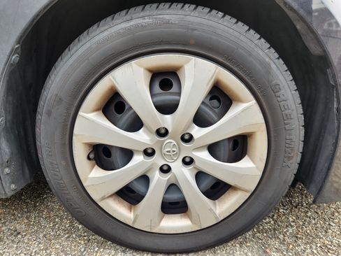 Used 2021 Toyota Corolla LE w/ Carpet Mat Package (TMS) FWD image 5