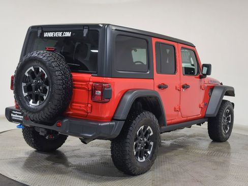 Used 2025 Jeep Wrangler Unlimited Rubicon 4xe w/ Convenience Group AWD/4WD image 11