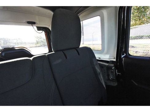 Used 2024 Jeep Wrangler Sport S image 13