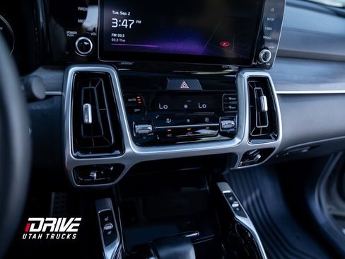 Used 2022 Kia Sorento SX Prestige w/ Rust Color Package image 38