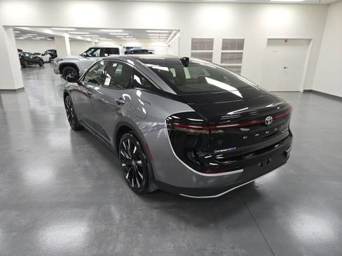 New 2026 Toyota Crown Platinum image 4