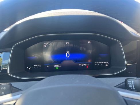 Used 2025 Volkswagen Jetta SE image 40