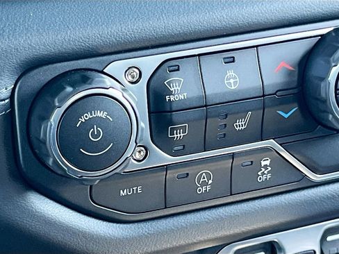 New 2025 Jeep Wrangler Unlimited Rubicon w/ Convenience Group AWD/4WD image 20