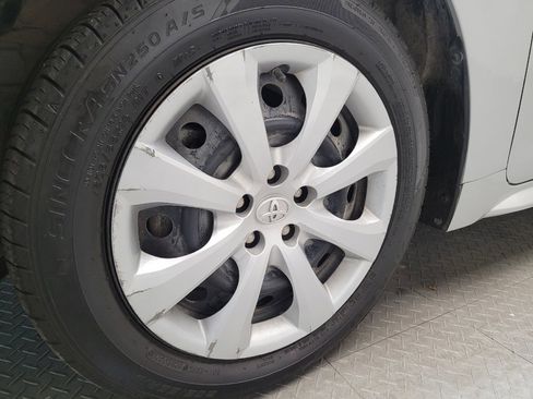 Used 2022 Toyota Corolla LE FWD image 31