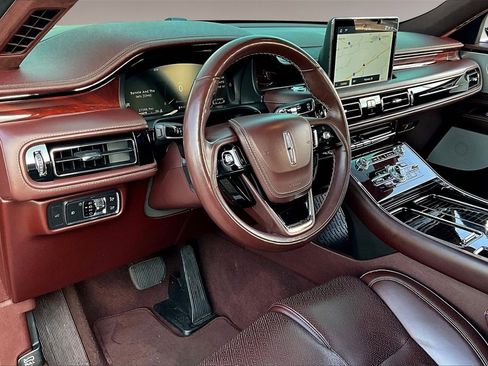Used 2023 Lincoln Aviator Black Label w/ Dynamic Handling Package image 13