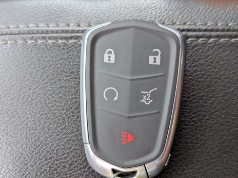 Used 2020 Cadillac XT4 Premium Luxury w/ Driver Assist Package FWD image 35