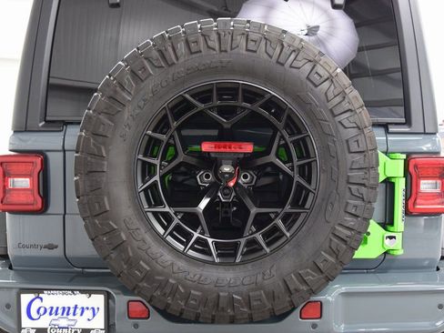 Used 2024 Jeep Wrangler Rubicon w/ Safety Group image 23