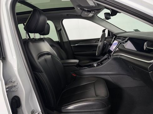 Used 2023 Jeep Grand Cherokee 4WD 4xe image 30