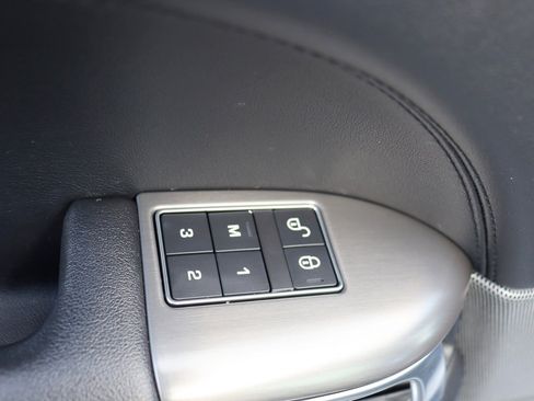 Used 2020 Land Rover Range Rover Sport SE image 26