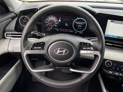 Used 2025 Hyundai Elantra Limited FWD image 12