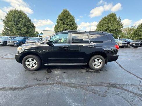 Used 2014 Toyota Sequoia SR5 w/ Premium Package AWD/4WD image 4