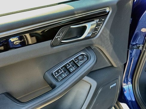 Certified 2026 Porsche Macan AWD/4WD image 20