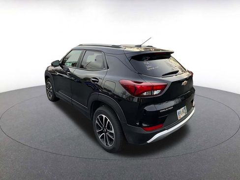 Used 2025 Toyota Corolla LE image 6