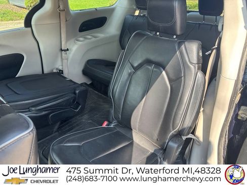 Used 2020 Chrysler Pacifica Limited FWD image 12