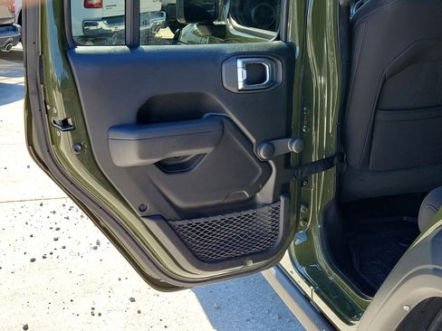 Used 2022 Jeep Wrangler Unlimited Sport AWD/4WD image 13
