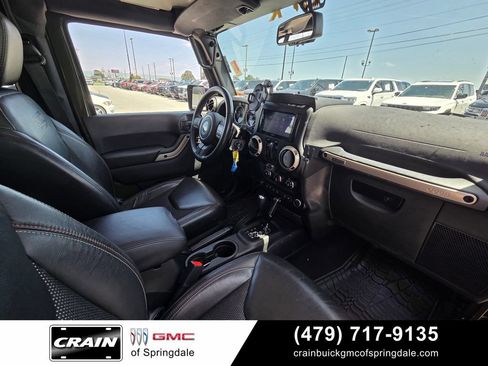 Used 2016 Jeep Wrangler Sahara AWD/4WD image 26