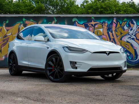 Used 2019 Tesla Model X Performance AWD/4WD image 6