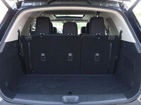 Certified 2025 Nissan Pathfinder SV w/ SV Premium Package FWD image 7