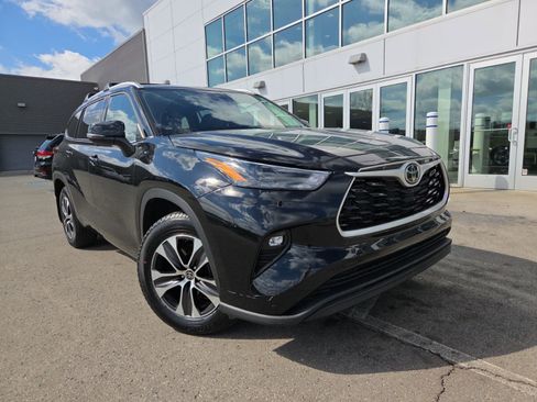 Used 2022 Toyota Highlander XLE image 30