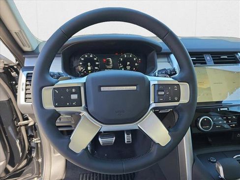 New 2025 Land Rover Discovery Dynamic SE AWD/4WD image 18