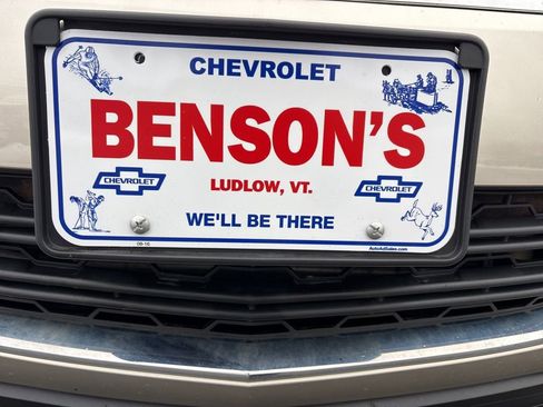 Used 2017 Chevrolet Traverse LT w/ Style and Technology Package image 9