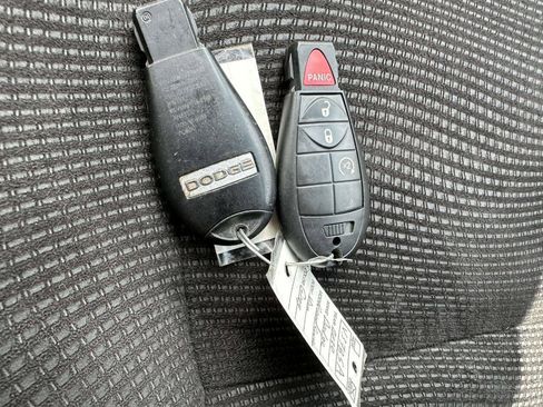 Used 2020 Dodge Grand Caravan SE FWD image 33