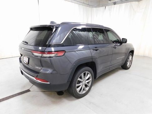 Used 2022 Jeep Grand Cherokee Laredo w/ Luxury Tech Group I image 18