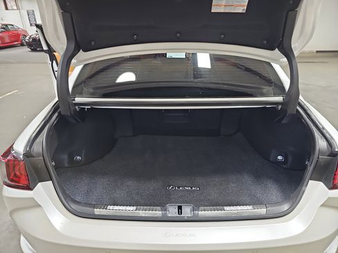 Used 2025 Lexus ES 350 Ultra Luxury image 13