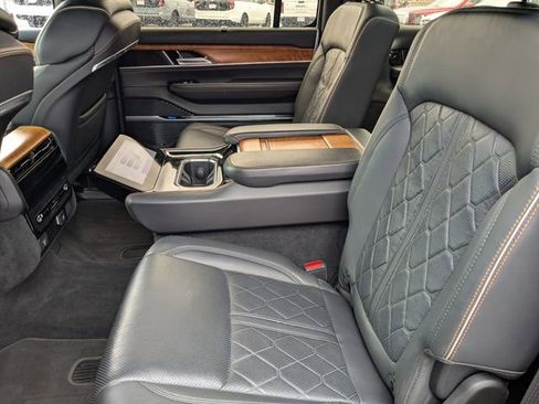 Used 2022 Jeep Grand Wagoneer Series III AWD/4WD image 14