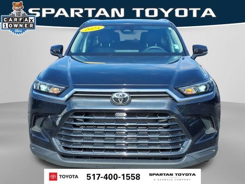 Used 2025 Toyota Grand Highlander AWD image 3