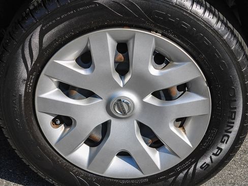 Used 2018 Nissan Rogue Sport S FWD image 11