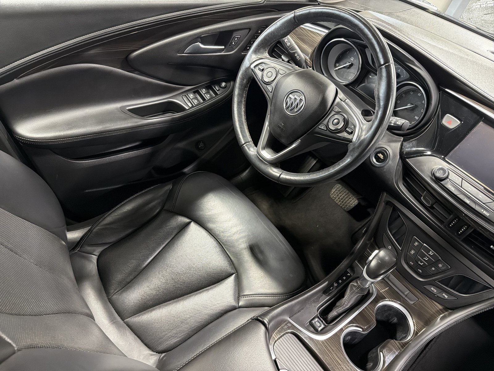 Used 2019 Buick Envision Essence AWD/4WD image 9