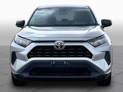Used 2022 Toyota RAV4 LE FWD image 4