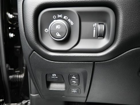 New 2026 RAM 1500 Big Horn AWD/4WD image 12