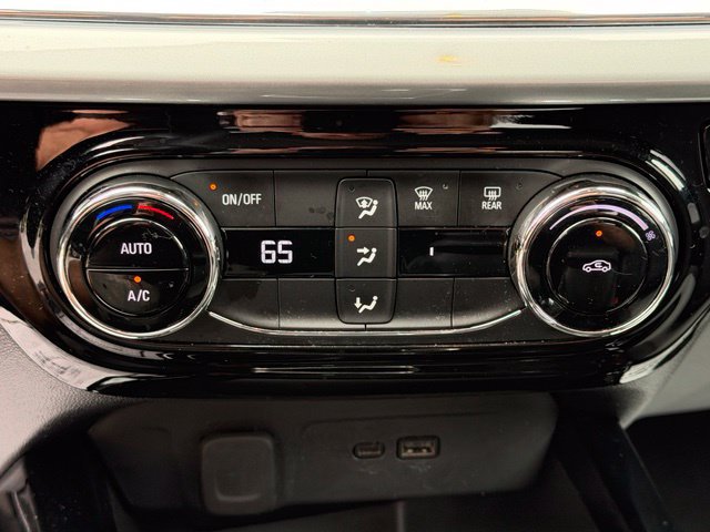 Certified 2025 Chevrolet Trax LT FWD image 28