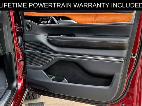 Used 2024 Jeep Grand Wagoneer L Series III image 24