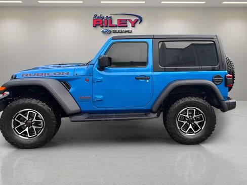 Used 2024 Jeep Wrangler Rubicon w/ Technology Group AWD/4WD image 2