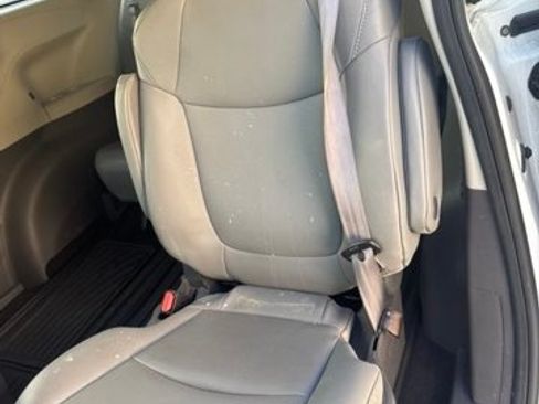 Used 2021 Toyota Sienna XLE AWD/4WD image 11